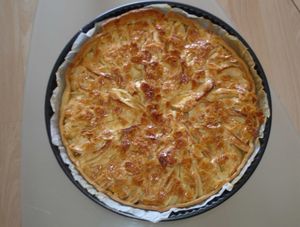 tarte-aux-pommes-miel-amandes.jpg