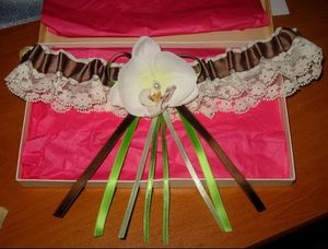 jarretiere-orchidee-pour-Aurelie.jpg