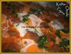 Tajine marocain de kefta aux oeufs