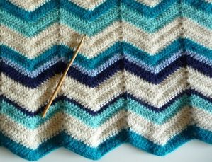 couverture-crochet-point-de-vague-1.jpg