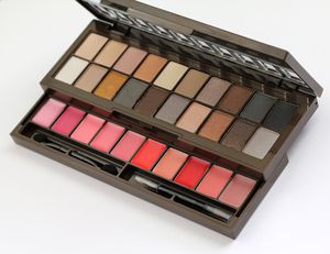 nyx-nude-on-nude-palette-open[1]