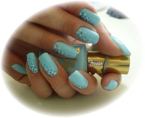 blog.Vernis-RubyWing-Moonstone.NailArt-points1.jpg