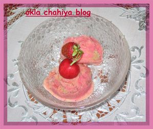 crème glacée à la fraise et aux cerises