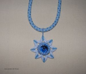 crochet-bleu-et-star-pendant-2.JPG