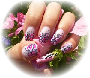 blog.nailArt-grosse-fleur-rose-en-french--3-.jpg