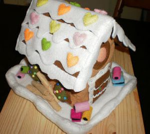 casetta-natale-feltro-1.jpg
