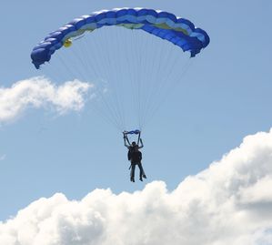 Saut-en-parachute 0005