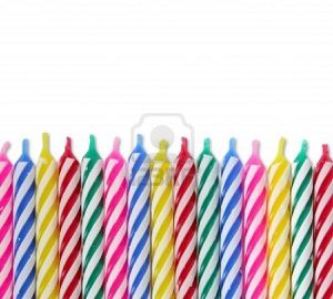 7916791-un-tas-de-bougies-d-anniversaire-color