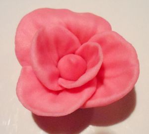 Fleur-rose-en-pate-a-sucre.jpg
