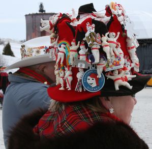 chapeau et badges