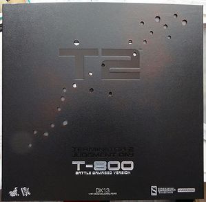 HOT TOYS T-800 TERMINATOR BOX