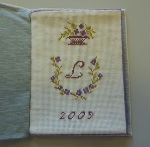 Louisette---Carnet-de-brodeuse-2--1177-x-1156-.jpg