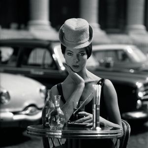 Fred_Brommet_Place_de_la_Madeleine_1956_mode_large.jpg