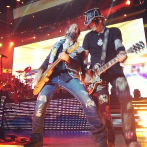 256075Djbumblefoot2012