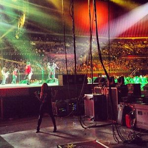 backstage01.jpg