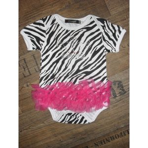 body-zebre-avec-jupette-en-tulle-fushia rocknrollbaby.be