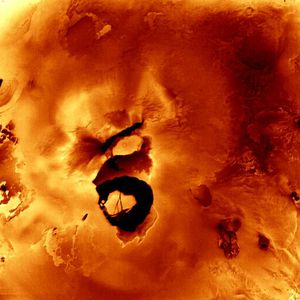 Io---caldera-du-Loki---Voyager.jpg