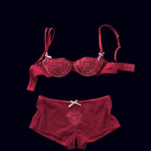 Intimates-lingerie-Elle-Macphercon-collection-boudoir.jpg