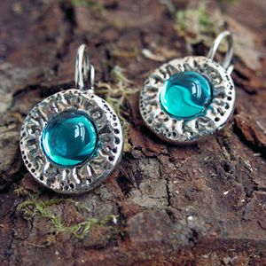 boucles oreilles metal argente medievales turquoise 100Ko09