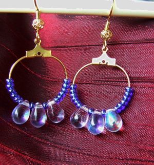 boucles-d-oreilles-creoles-aux-trois gouttes bleues
