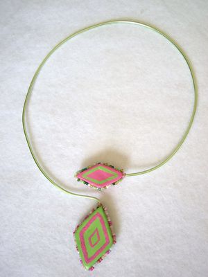 collier-vert-et-rose.jpg
