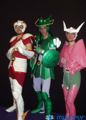 Anniversaires - Page 21 Cosplay-Bronze-Saints-carton