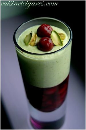Griottes sous mousse de pistache Duo 1