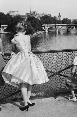 femme-en-jupons-photo-janine-niepce.jpg