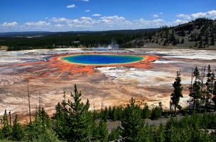 MONTANA Grand Prismatic Spring and Midway Geyser Basin from