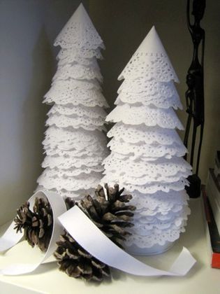 diy-paper-doile-christmas-tree.jpg