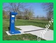 La-Ronde-01-border.jpg