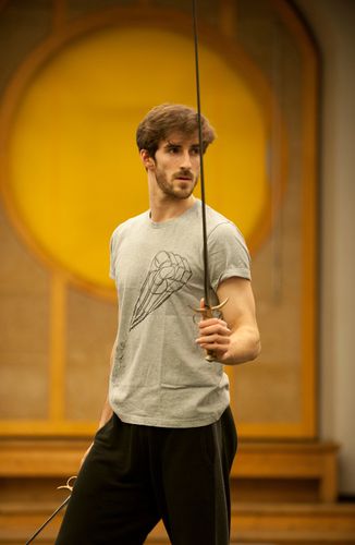 Vincent Chaillet répétant Tybalt/ Photo Julien Benhamou