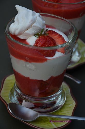 Mousse vanillée - coulis de fraise à la citronnelle