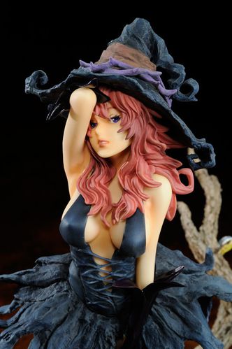 Sigrid-of-the-Thorn-Embrace-Japan-07