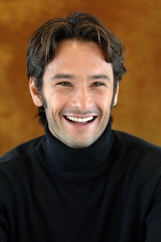 rodrigo-santoro-02-2007-02-16