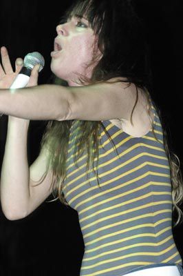 JULIETTELEWIS HAIRY3