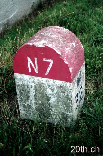 borne_nationale_7_en_pierre.jpg