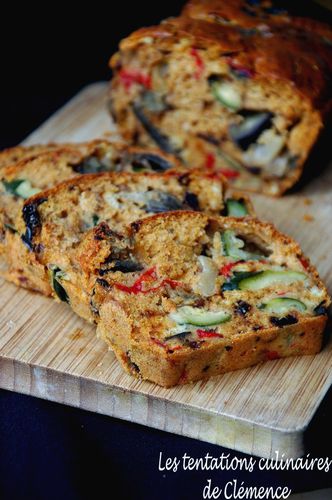 cake aux légumes grillés épices à bruschettas et jus de