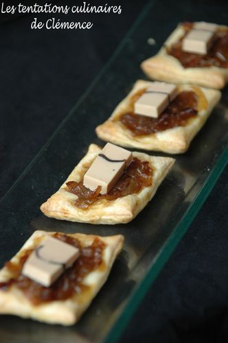 tartelette-foie-gras-truffe-et-confit-d-oignons.jpg