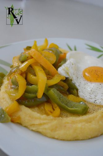 Poivrons--Polenta-au-Fromage---Oeuf-au-Plat--1-.JPG