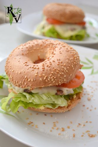 Hamburger-Bagel--2-.JPG