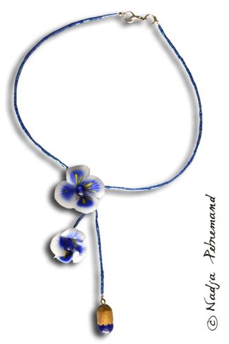 collier fleur fimo bleu