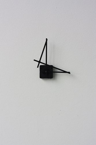 9_hand-in-hand-clock05.jpg