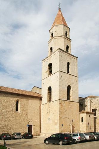 637f2 Venosa, cathédrale Sant'Andrea