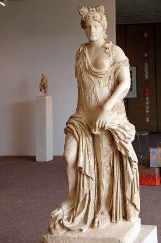 727g5 Rethymno, musée archéol., Aphrodite (2de moitié 1e