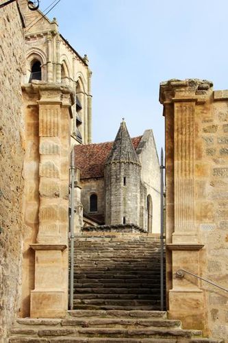 793c1 L'escalier classé de l'église d'Auvers