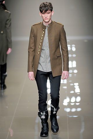 100117-defile-burberry-milan-2011-.aspx ss image 00030m
