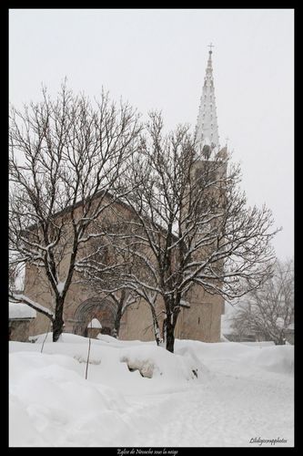 Eglise de Nevache en hiver