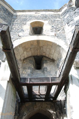 05 Angers- entrée du chateau - pont levis