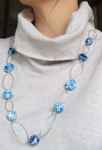 sautoir-bleu.jpg